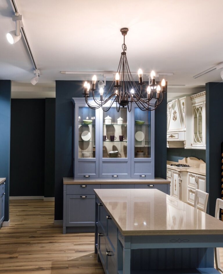 Kuchnia w stylu angielskim – wskazówki do aranżacji i inspiracje