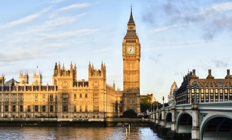 Big Ben – architektura, konstrukcja i symbolika wieży zegarowej