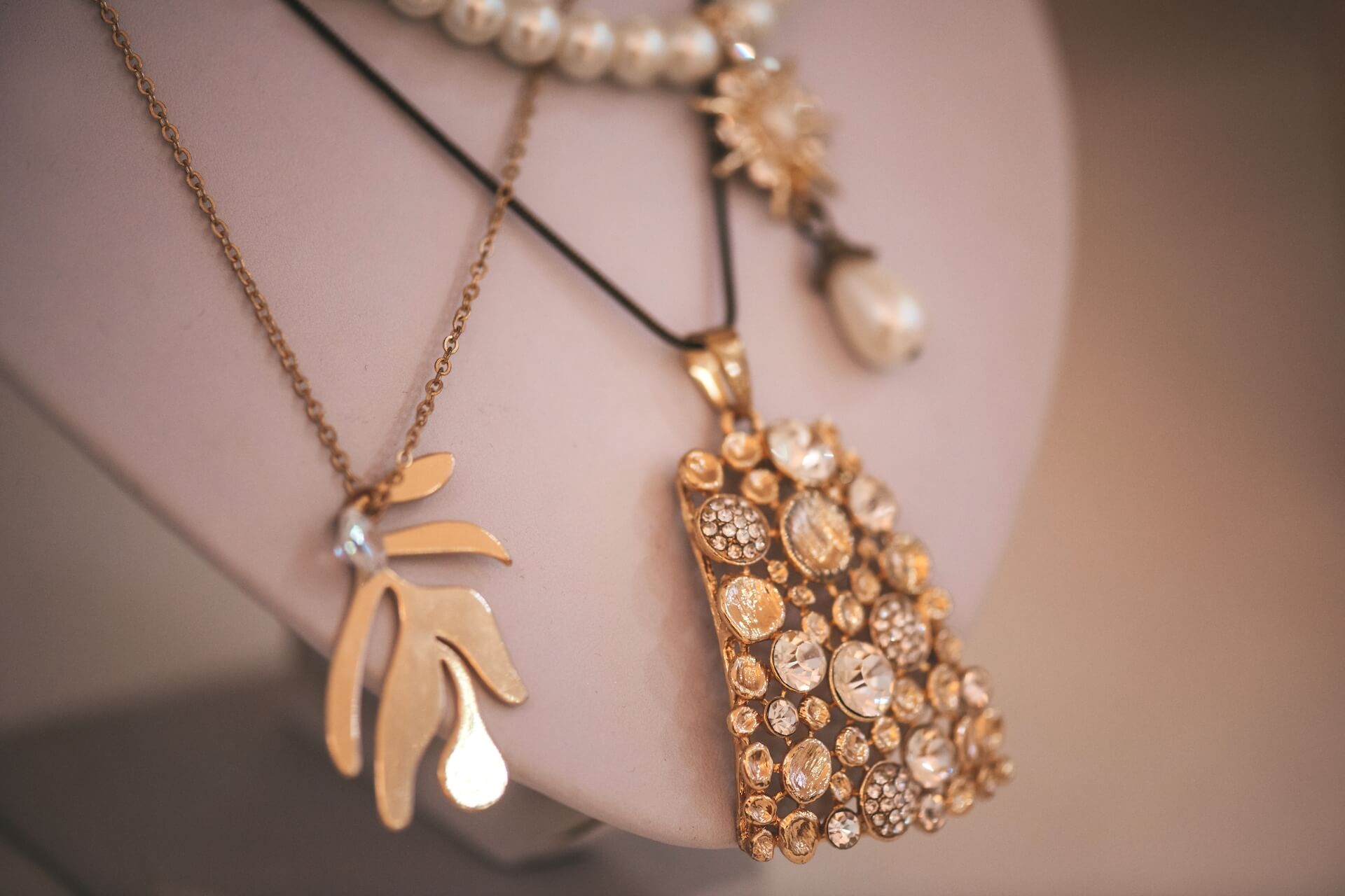 Gdzie kupić biżuterię ze stali chirurgicznej? Najlepsze miejsca