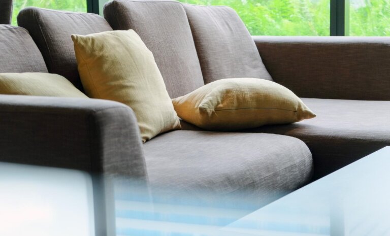 Narożnik z funkcją spania – idealny do małych i większych wnętrz