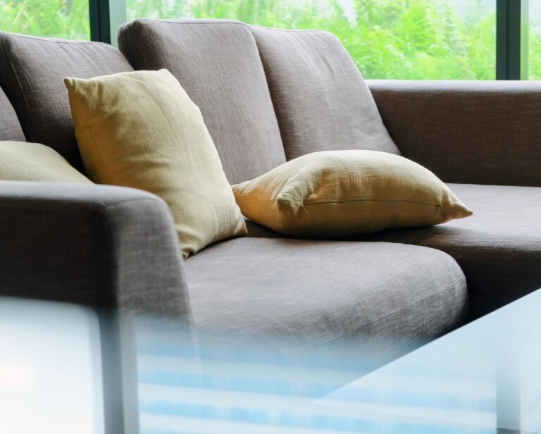 Narożnik z funkcją spania – idealny do małych i większych wnętrz