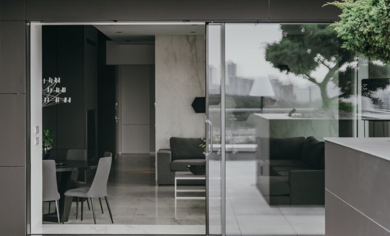 Najlepsze drzwi aluminiowe przesuwne – Reynaers Aluminium