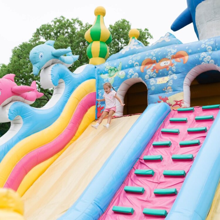 Ile kosztuje wynajem dmuchanej zjeżdżalni?