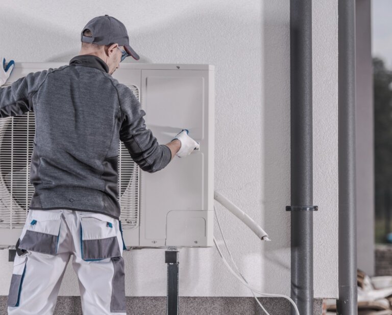 Zminimalizuj ryzyko instalacji: Dlaczego monoblokowa pompa ciepła jest wyborem eksperta?