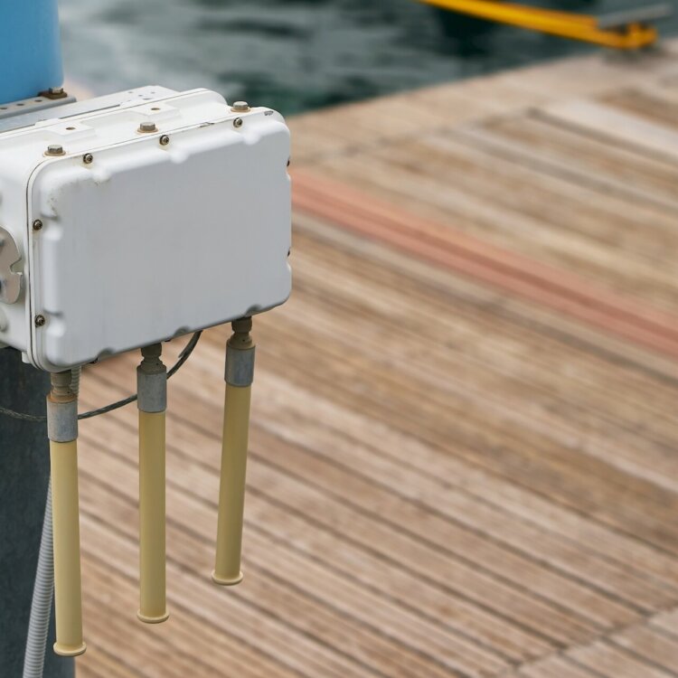 Rodzaje puszek instalacyjnych – którą wybrać do ścian z karton-gipsu, a którą do cegły?