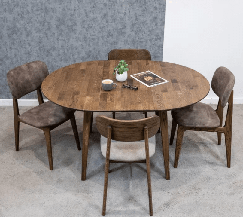 stół z krzesłami z ciemnego drewna stół i krzesła z ciemnego drewna dębowego