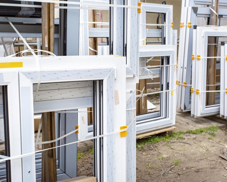 Wymiana okien: jak często naprawdę trzeba to robić i jak rozpoznać właściwy moment?