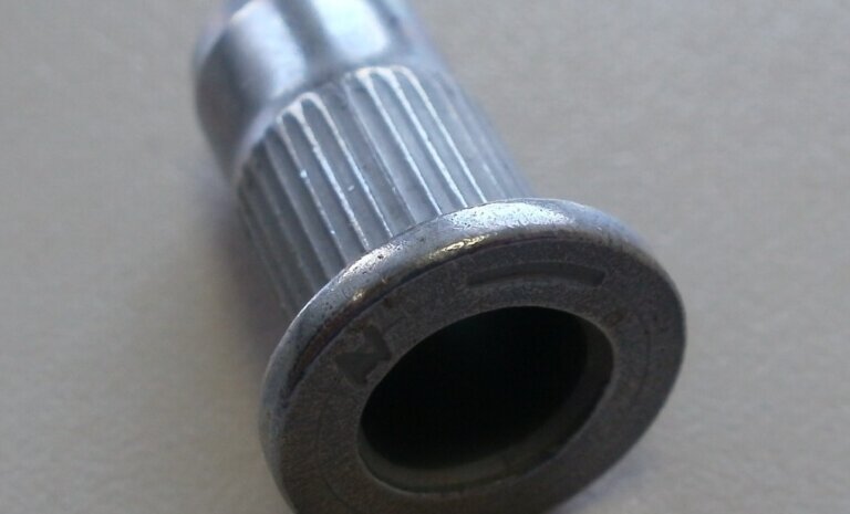 Nitonakrętka – czym są i do czego służą?