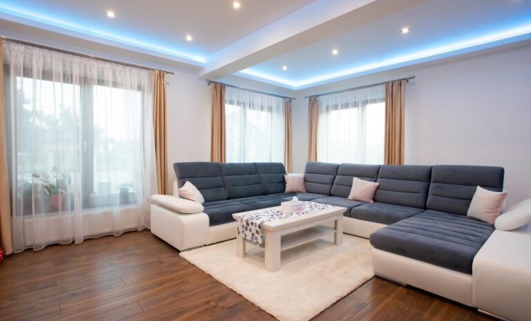 Dlaczego warto wymienić tradycyjne oświetlenie na LED w 2026 roku? Ekonomiczne i ekologiczne korzyści