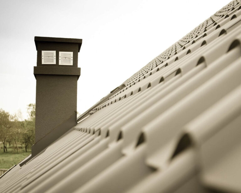 Blacha trapezowa – nowoczesne i trwałe rozwiązanie dla Twojego domu