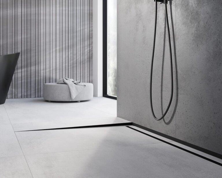 Jakie płytki do łazienki wybrać do małej i dużej przestrzeni? Funkcjonalne i estetyczne rozwiązania