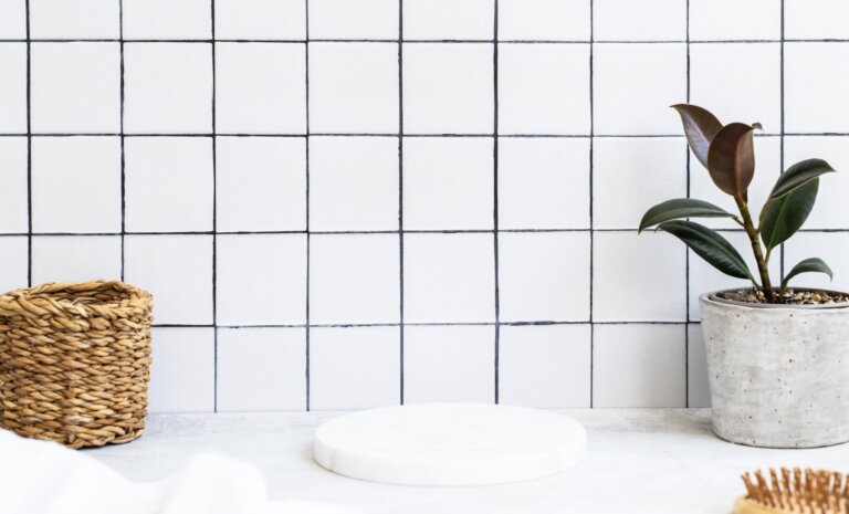 Farba do fug – jaką wybrać? Ranking najlepszych farb do malowania fug 2026