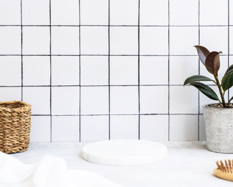 Farba do fug – jaką wybrać? Ranking najlepszych farb do malowania fug 2026