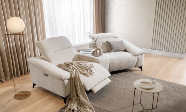 Narożnik czy sofa — który wybór zapewni bardziej luksusowe doświadczenie w salonie?