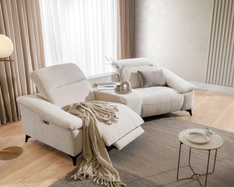 Narożnik czy sofa — który wybór zapewni bardziej luksusowe doświadczenie w salonie?