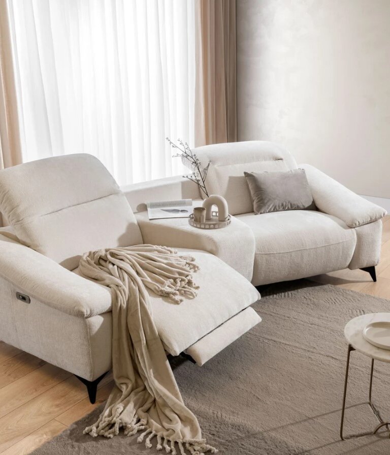 Narożnik czy sofa — który wybór zapewni bardziej luksusowe doświadczenie w salonie?