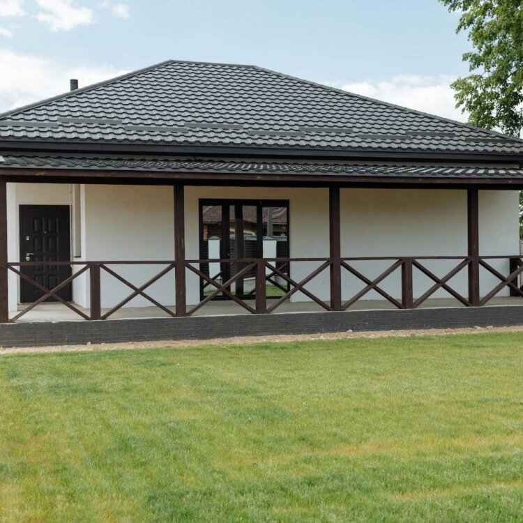 Nowoczesna elegancja na dachu. Dlaczego hiszpańska ceramika to inwestycja na lata?